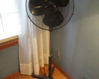 Hunter Floor Fan