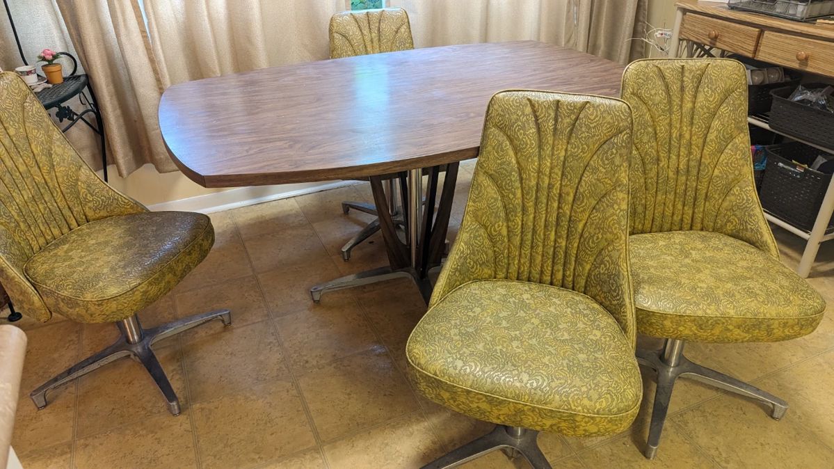 Chrome craft kitchen table, excellent condition $75