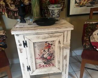 DECORATIVE SIDE CABINET