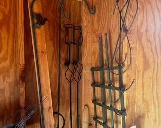 SHEPHERDS HOOKSOUTDOOR PLANTER  MISC.