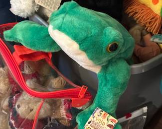 Lots of name brands like Russ, Dan Dee, Z and more!