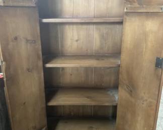 Lot 267 | Antique Quilt Cabinet / Jelly Cabinet
