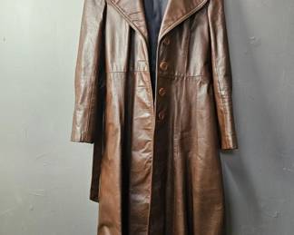Lot 192 | Vintage Winkleman's Brown Leather Trench Coat
