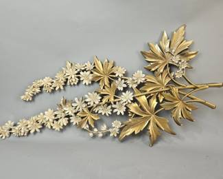 Lot 189 | Vtg Syroco MCM Floral Wall Hanging Plaque
