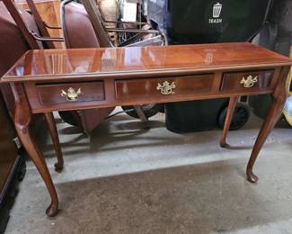 Lot 219 | Vintage Queen Anne Style Console Table
