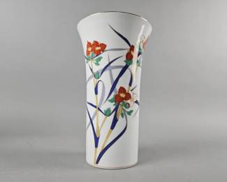 Lot 152 | Vintage Japanese 10" Floral Vase
