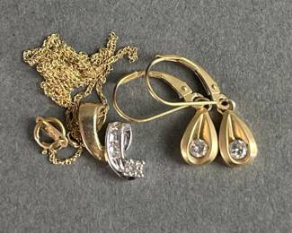Lot 14 | 10k Necklace & 14k Earrings
