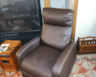 Smaller ladies recliner