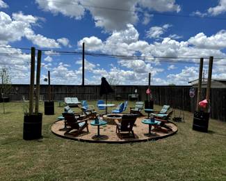 Lots of outdoor seating options