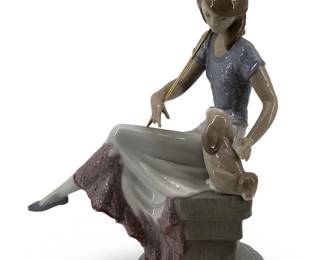 Terrific Lladro Picture Perfect Porcelain Figurine