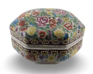 A Chinese Famille Verte Porcelain Ginger Jar