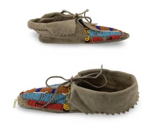 Vintage Native American Beaded Moccasins