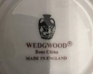 Wedgwood fine china (approximately 8 place settings plus serving items)