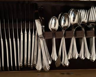 Oneida Flatware Set 