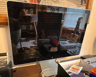 Apple Cinema Display