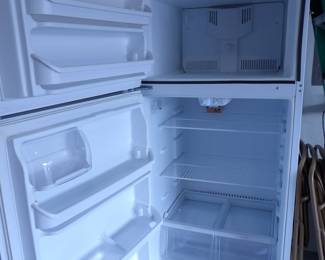 Frigidaire super clean!!