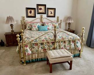 King size brass bed & King Mattress excellent condition