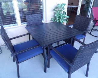 Outdoor seating mint condition!