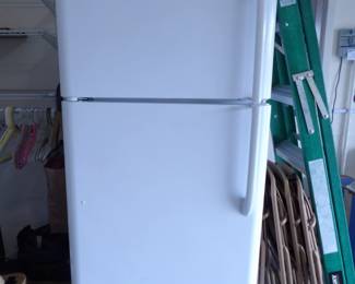 Frigidaire super clean!!