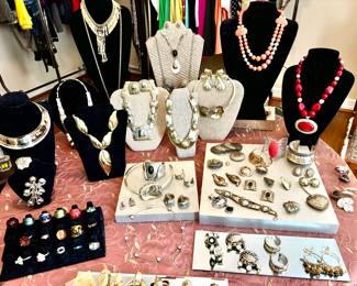 Huge selection of fashion jewelry