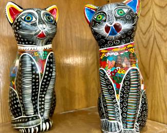 Pair of Tonala cats