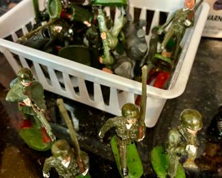Mini army figures