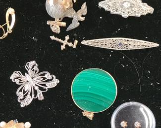 Assorted Gold jewelry 