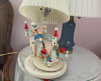 . . . at closer look -- it's Humpty Dumpty!!