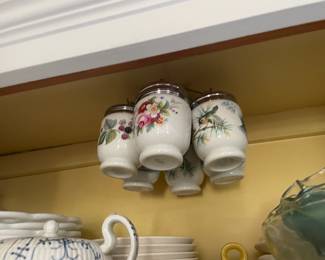 . . . close-up look at the egg poaching set