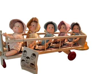 Dionne Quintuplets
Dolls made by Madam Alexander 