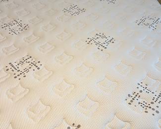 King White Padded/Tufted Headboard, Bed Frame, Mattress/BS