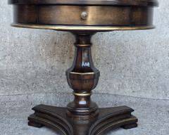 Stanley Furniture Oval Inlaid Pedestal Center or Side Table
