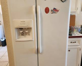 Frigidaire Fridge