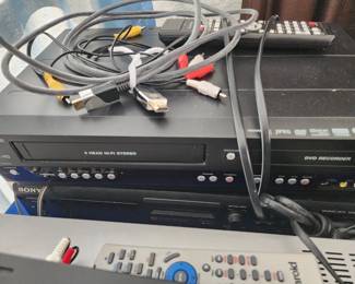 VHS - DVD Players