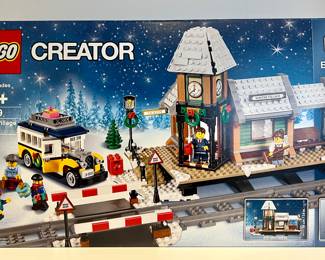 Lego Winter Village Station (open box)