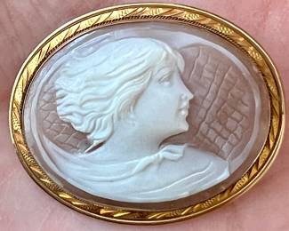 14K Cameo Pin