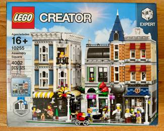 Lego Creator Assembly Square
