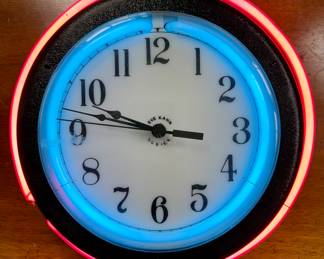 Eve Kahn Design Neon Clock