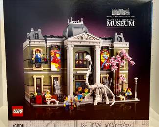 Lego National History Museum (open box)