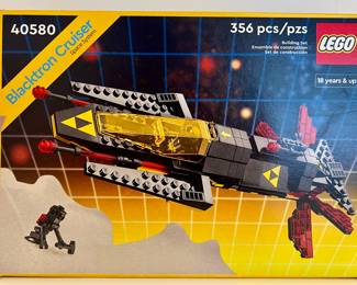 Lego Blacktron Cruiser (open box)