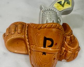 Gun and Holslter Salt and Pepper Shakers