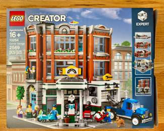 Lego Creator Corner Garage