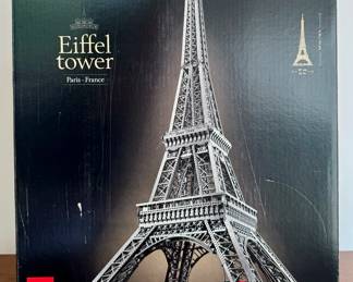 Lego Eiffel Tower (open box)