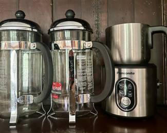 (2) Bodum French Presses, Pansonite Milk Frother