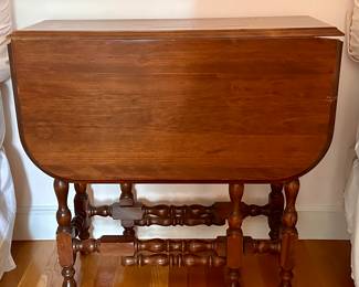 Antique Drop Leaf Gate Leg Table