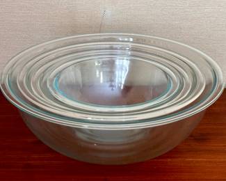 Pyrex Nesting Bowls