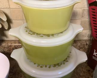 Pyrex Verde covered casserole set