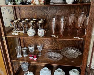 House is full of pottery, glassware, vintage and antiques