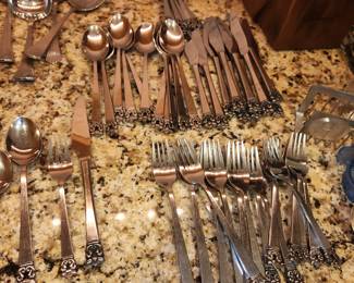 stainless flatware set
