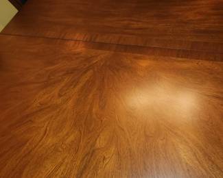 Dining table top detail